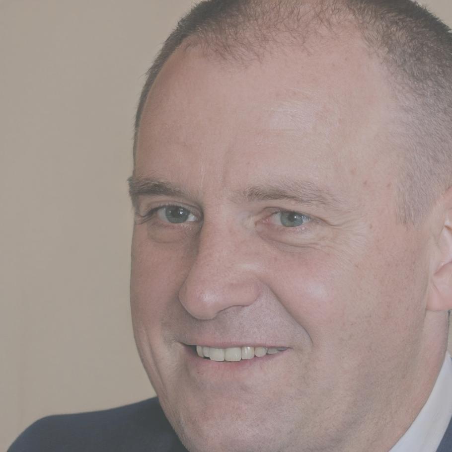 Senior blockchain developer Eirik Nordahl in professional setting